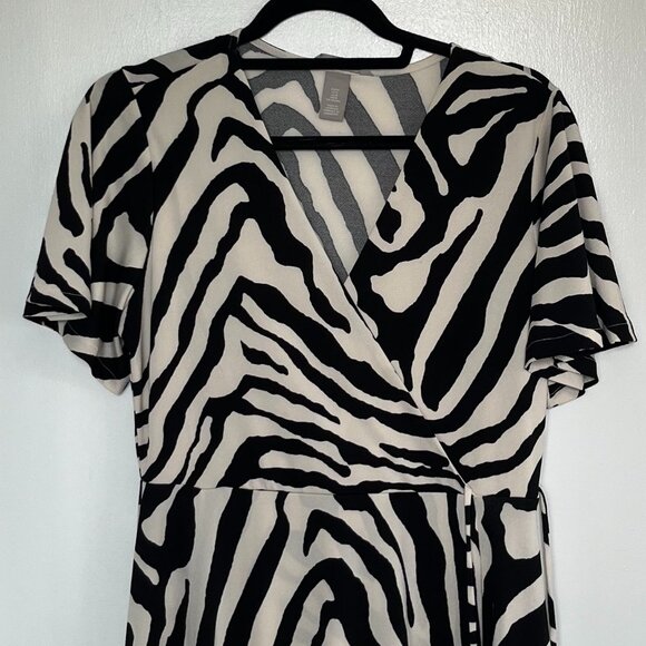 H&M Zebra Print Wrap Dress - Picture 2 of 4